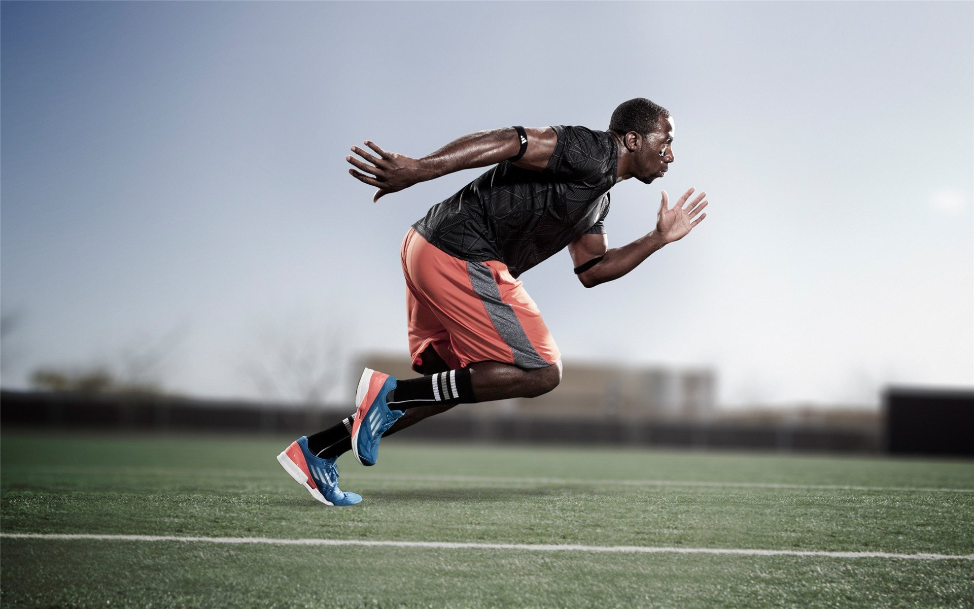 独行侠试点“球迷AI评球助手”，生成实时数据分析，独行侠队球员数据