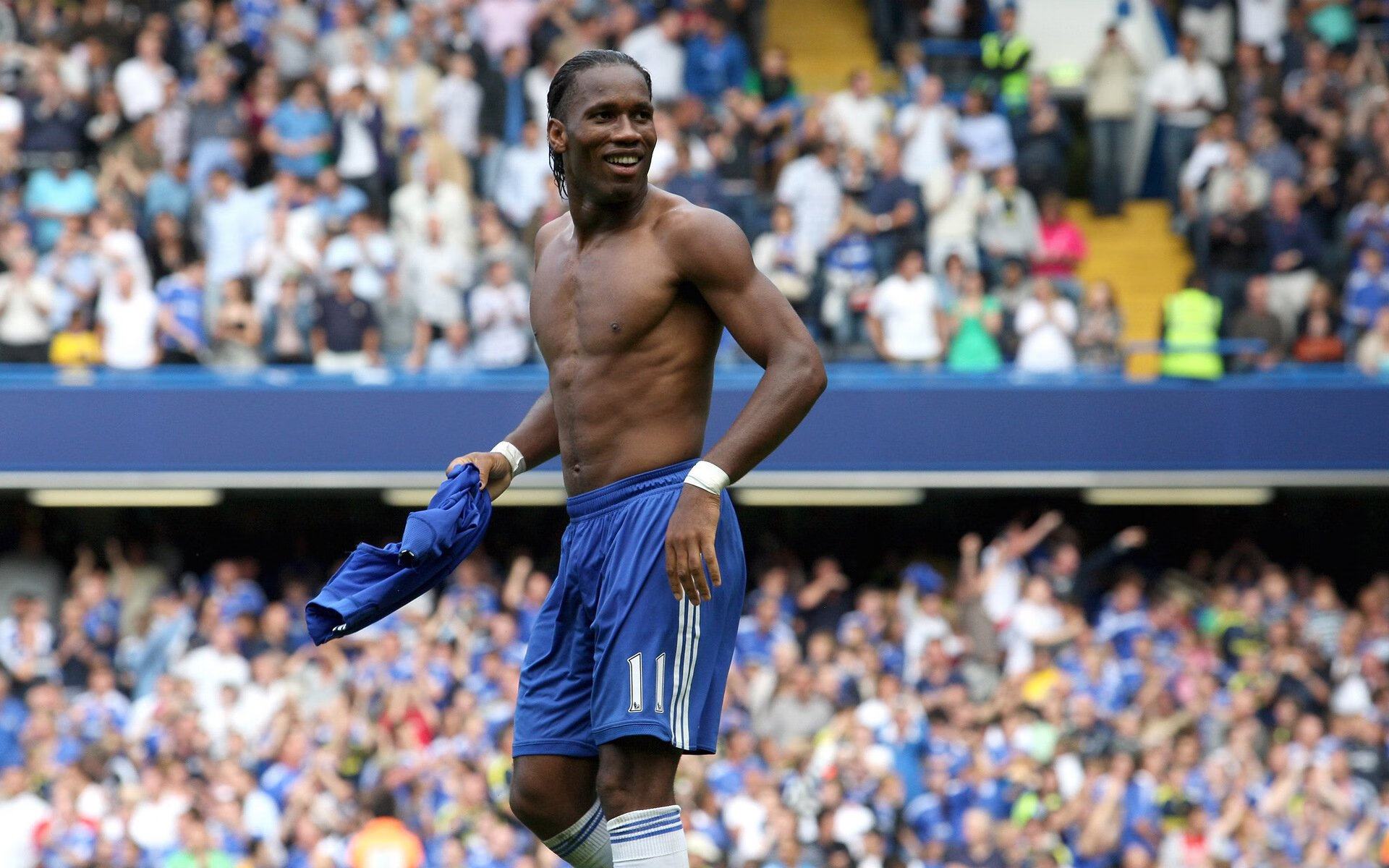 西甲:比利亚雷亚尔1-0险胜赫塔菲,主场优势明显,比利亚雷亚尔主力前锋