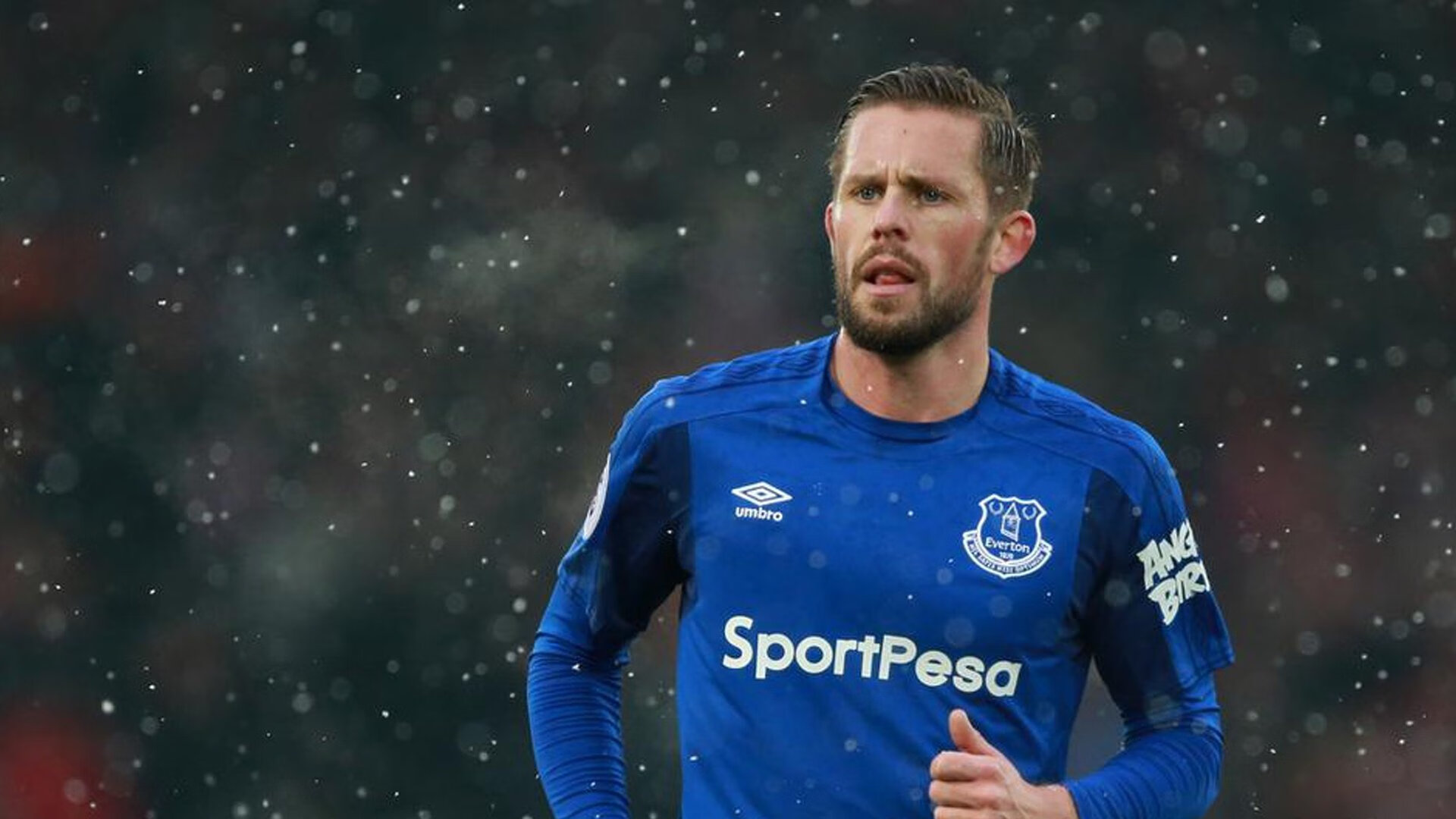 史上“最牛”篮下封盖：斯托亚科维奇在对阵勇士时完美封堵对手关键投篮！